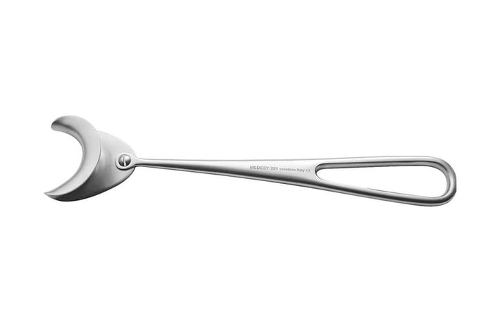 Oriental retractor