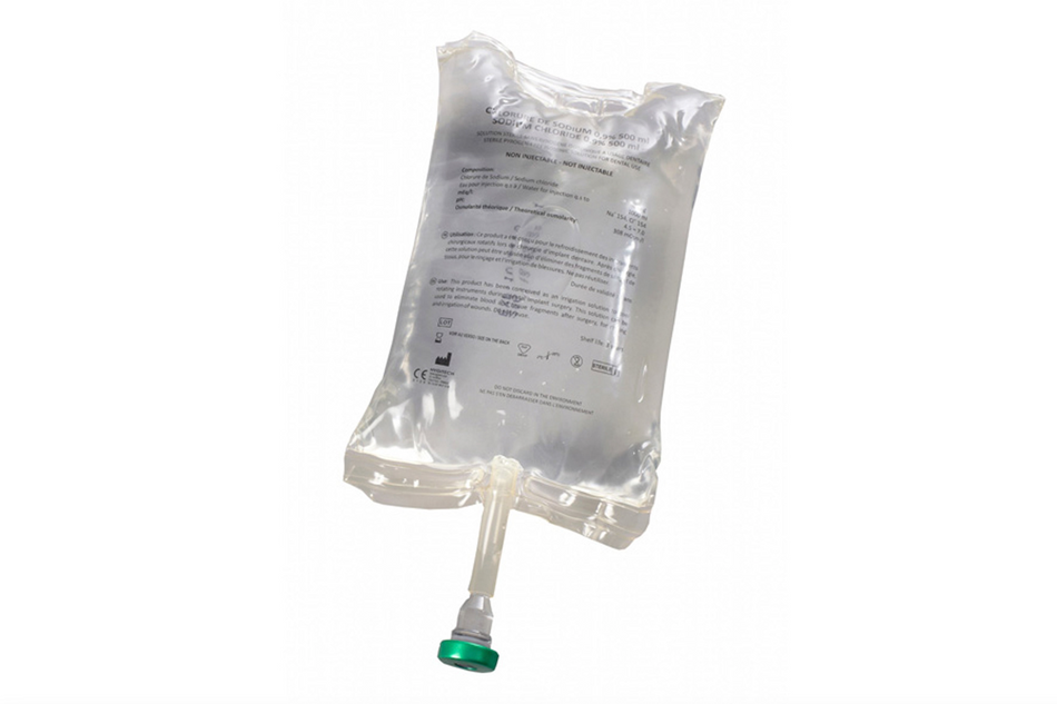 Skyllevand natriumklorid i 500 ml poser.